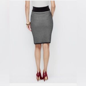 Ann Taylor skirt Black and White patterns XS
